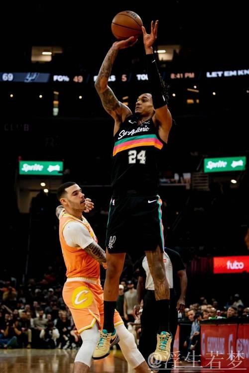 米切尔砍25+8+14 卡斯尔贡献22+11+8 骑士险守主场击退马刺 米切尔砍25+8+14 卡斯尔贡献22+11+8 骑士险守主场击退马刺